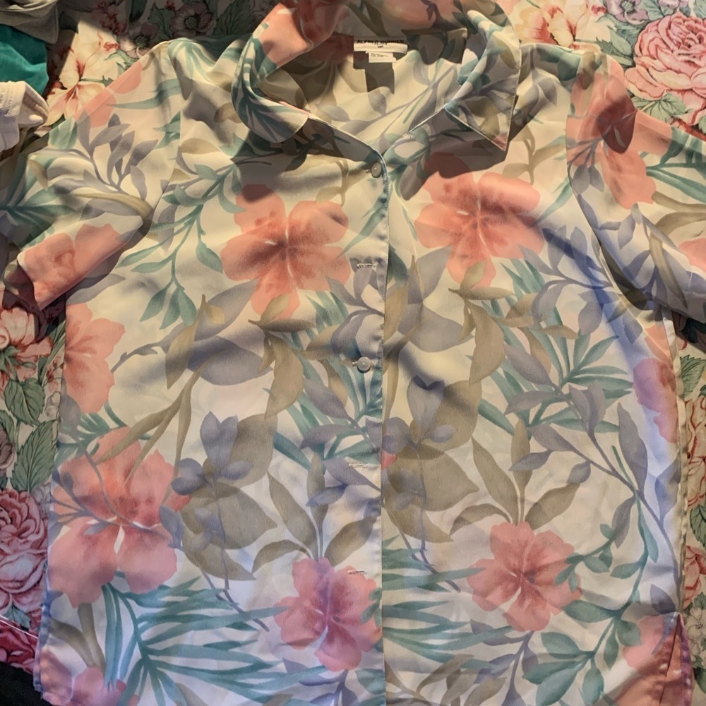 Alfred Dunner Women’s Short SleeveFloral Button-Up Blouse Size 14 P